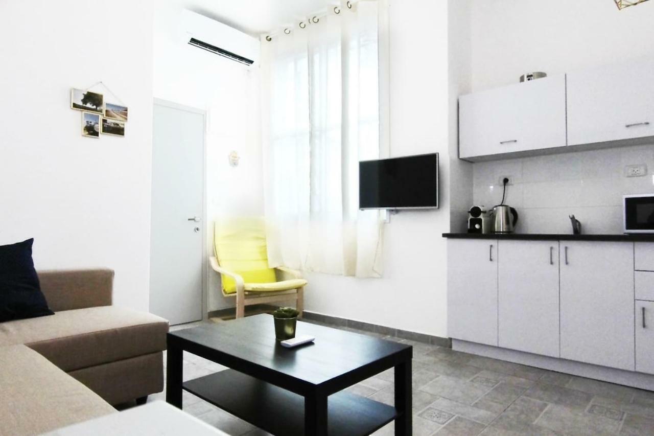 Trendy Apartments In The Heart Of Florentin With Free Netflix Тель-Авив Экстерьер фото
